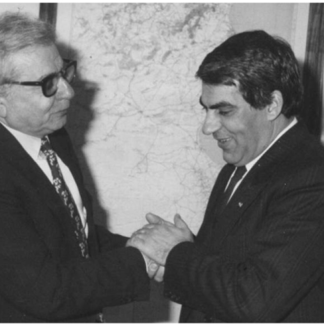 الدكتور اكرم نشات ابراهيم مع الرئيس التونسي زين العابدين